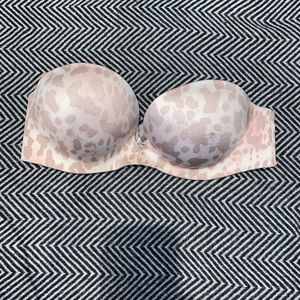 Victoria’s Secret strapless bombshell bra 34B